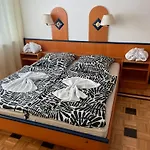 Pension Doppelbett Zimmer 12